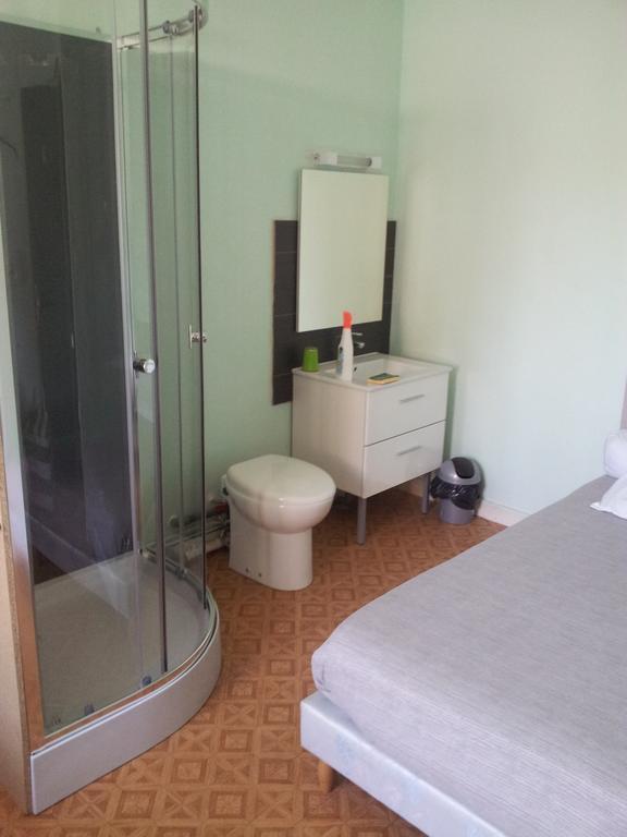 Auberge Bella Riva Creysse  部屋 写真